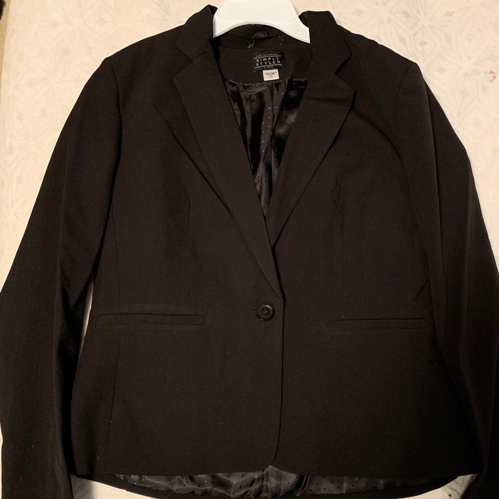 Women’s black blazer